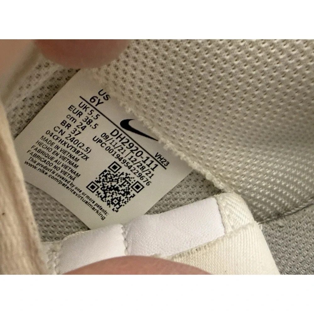 Nike Air Force 1 Youth 6Y Women's 7.5 White DH2920-111‎